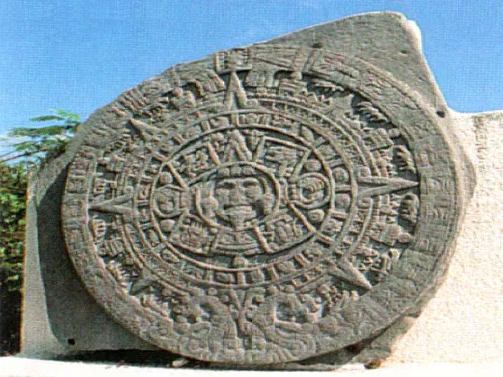 Foto El origen del universo según los aztecas  5 soles para 5 humanidades